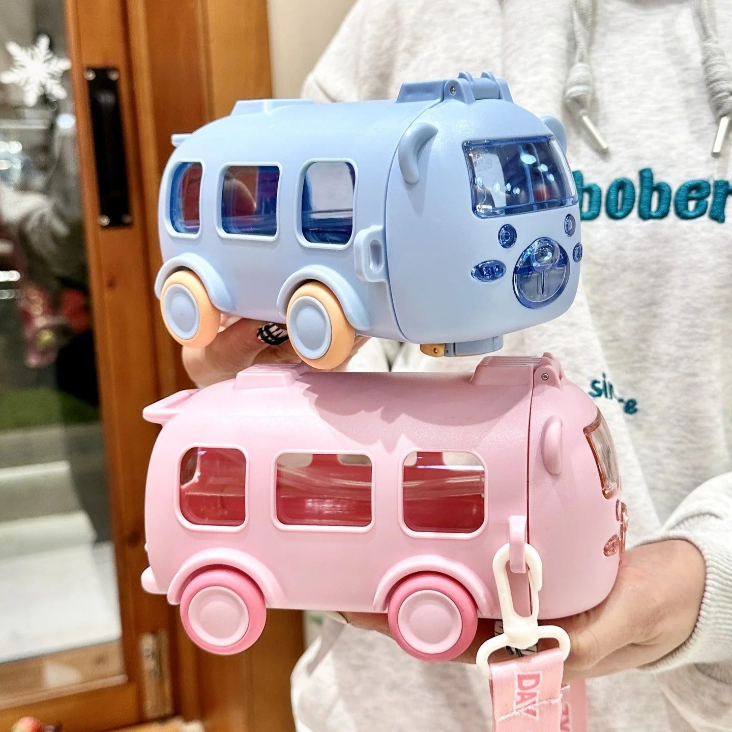 School Bus Design Kids Water Bottle With Strap – 600ml